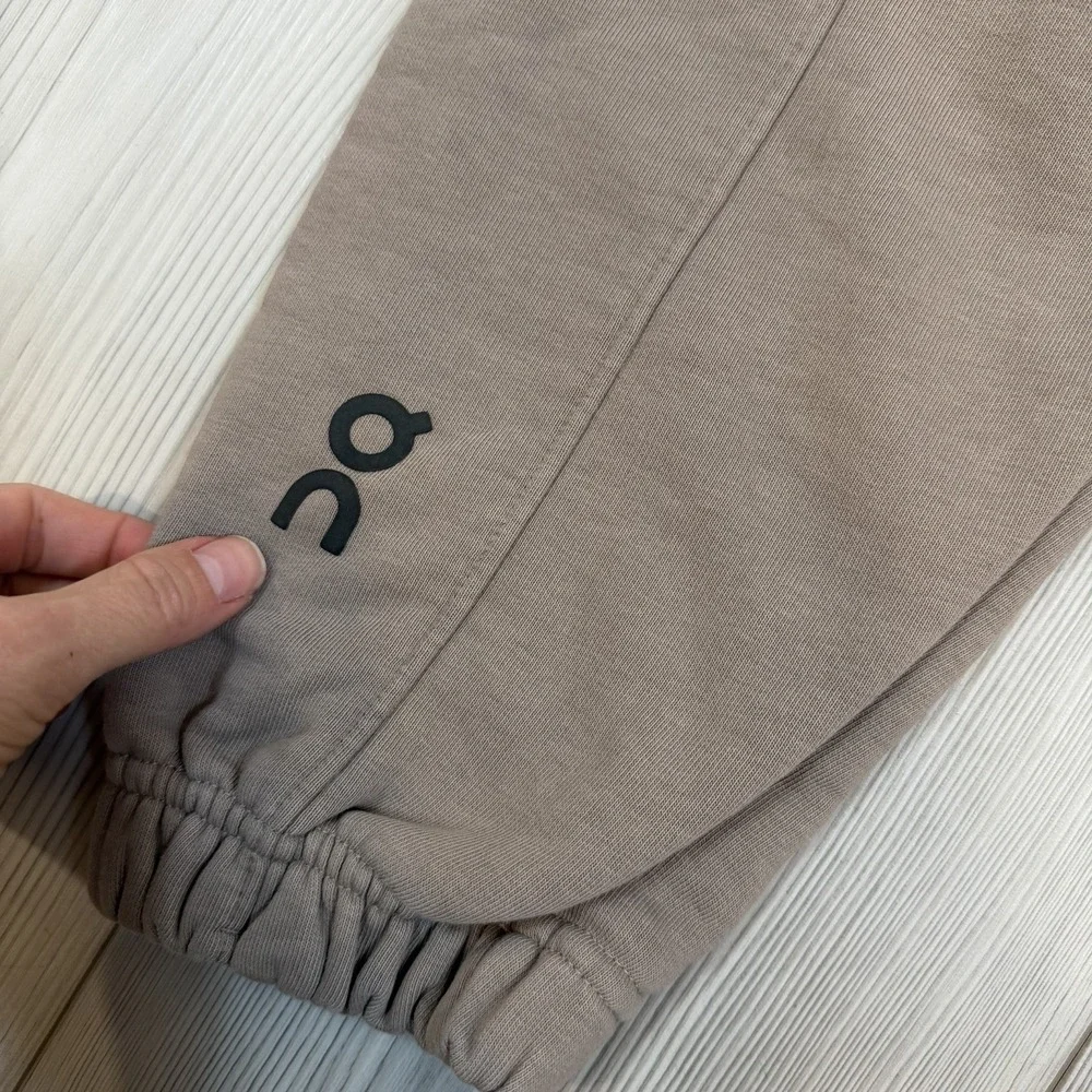On Cloud Club Pants Sweatpants Taupe Brown LOOSE‎ FIT Size XS Retail $99